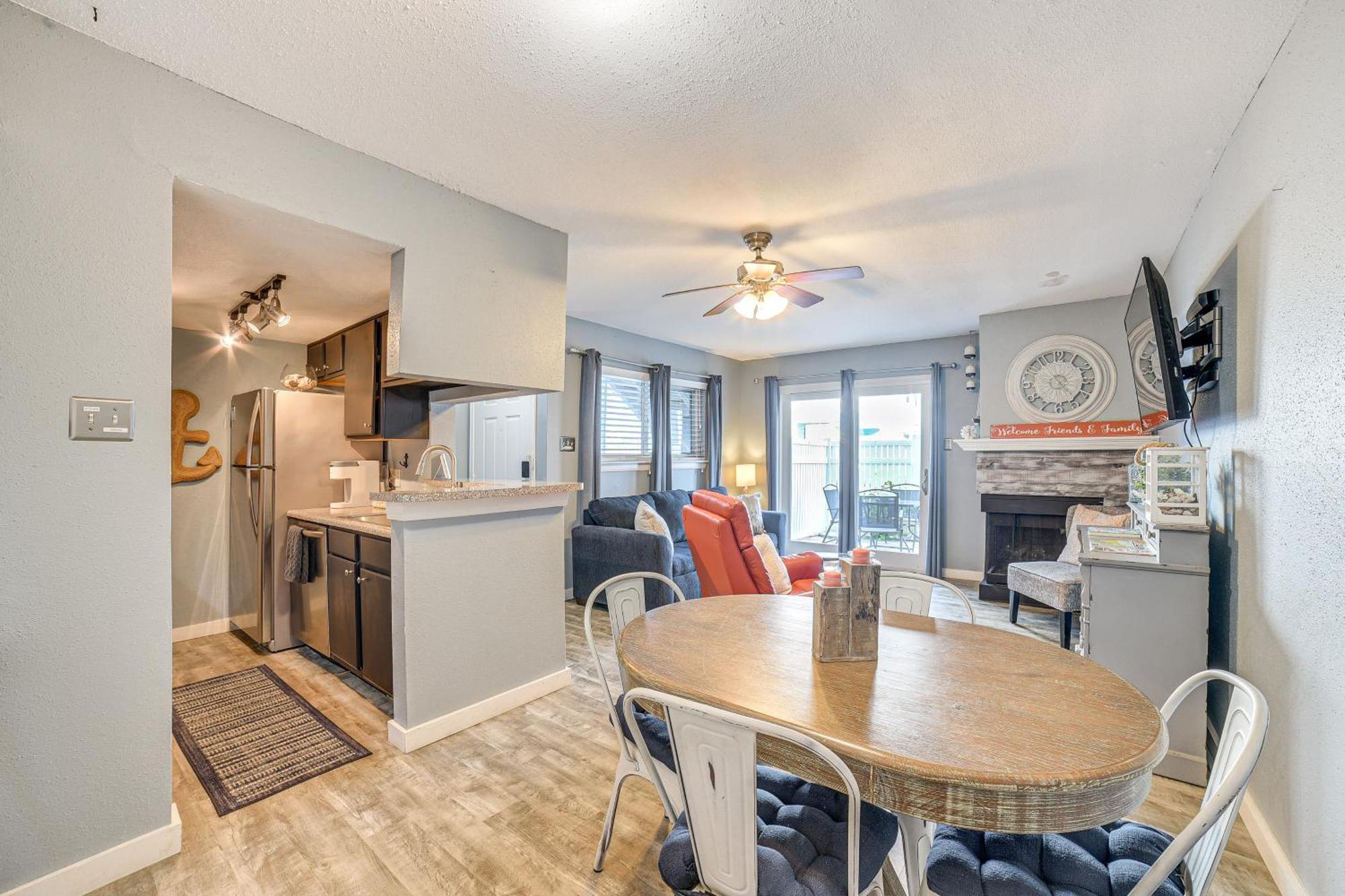 Relaxing Condo, Quarter Mile To Seawall! Apartment *
