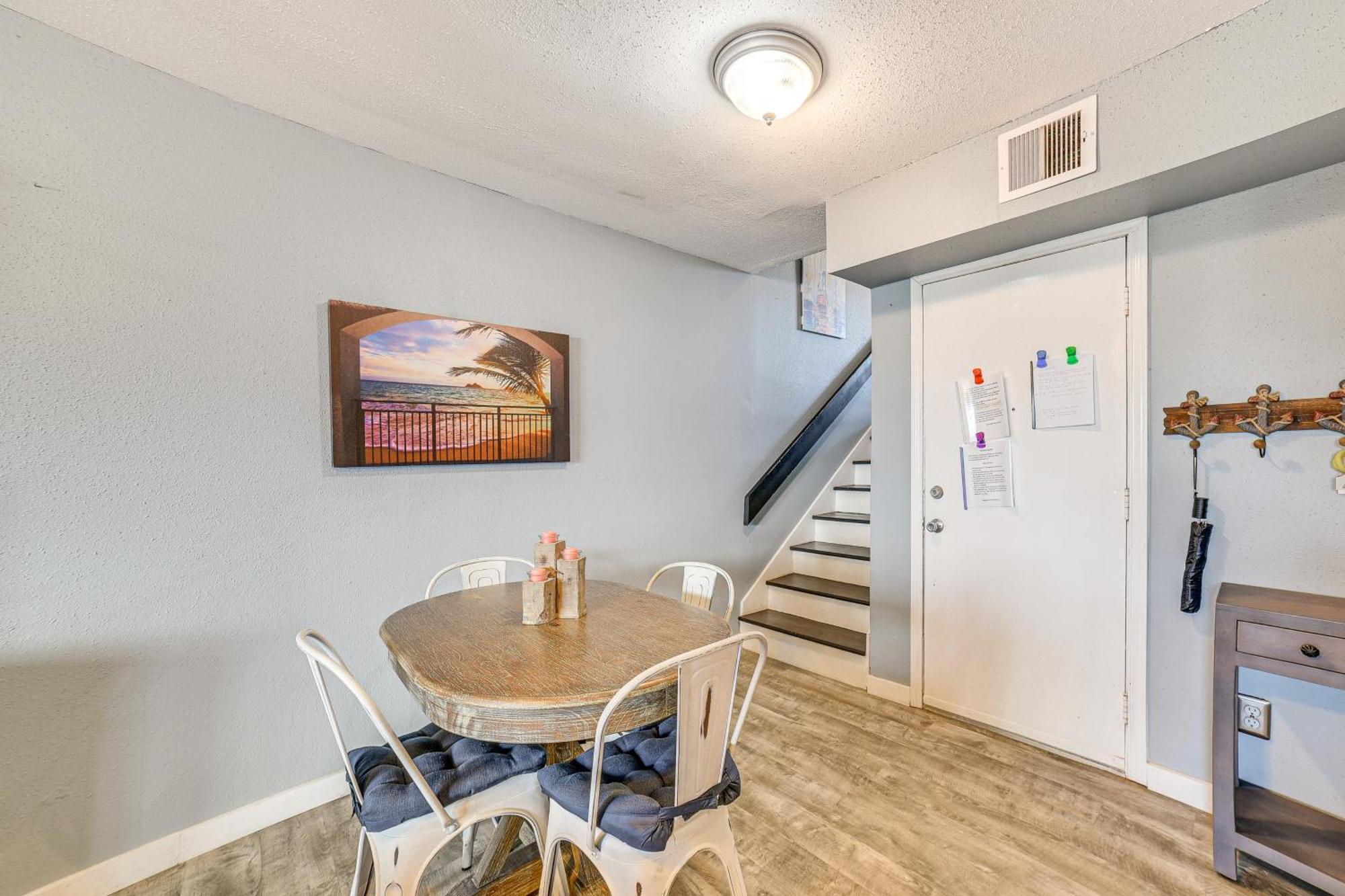 Relaxing Condo, Quarter Mile To Seawall! * Galveston