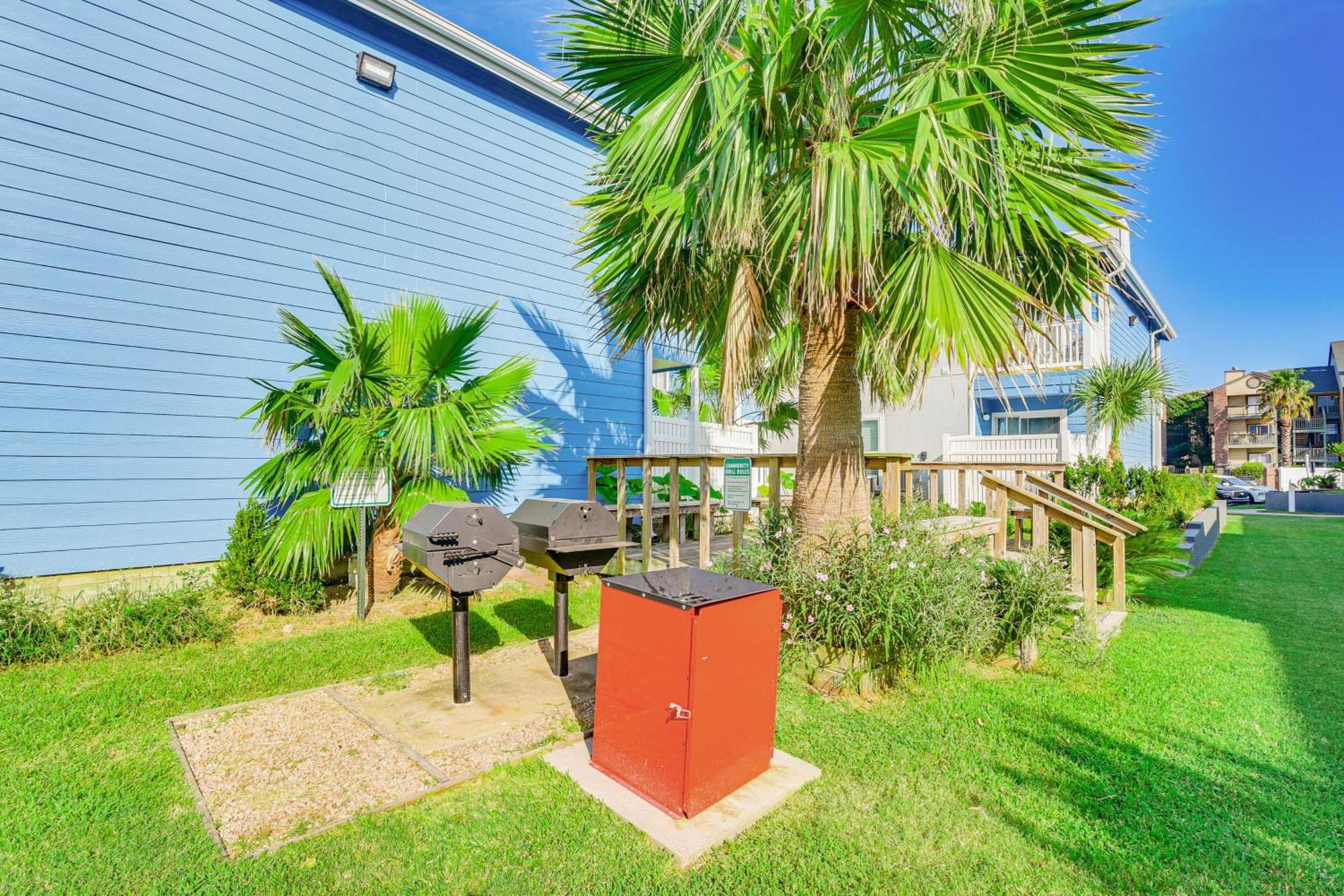 Relaxing Condo, Quarter Mile To Seawall! *